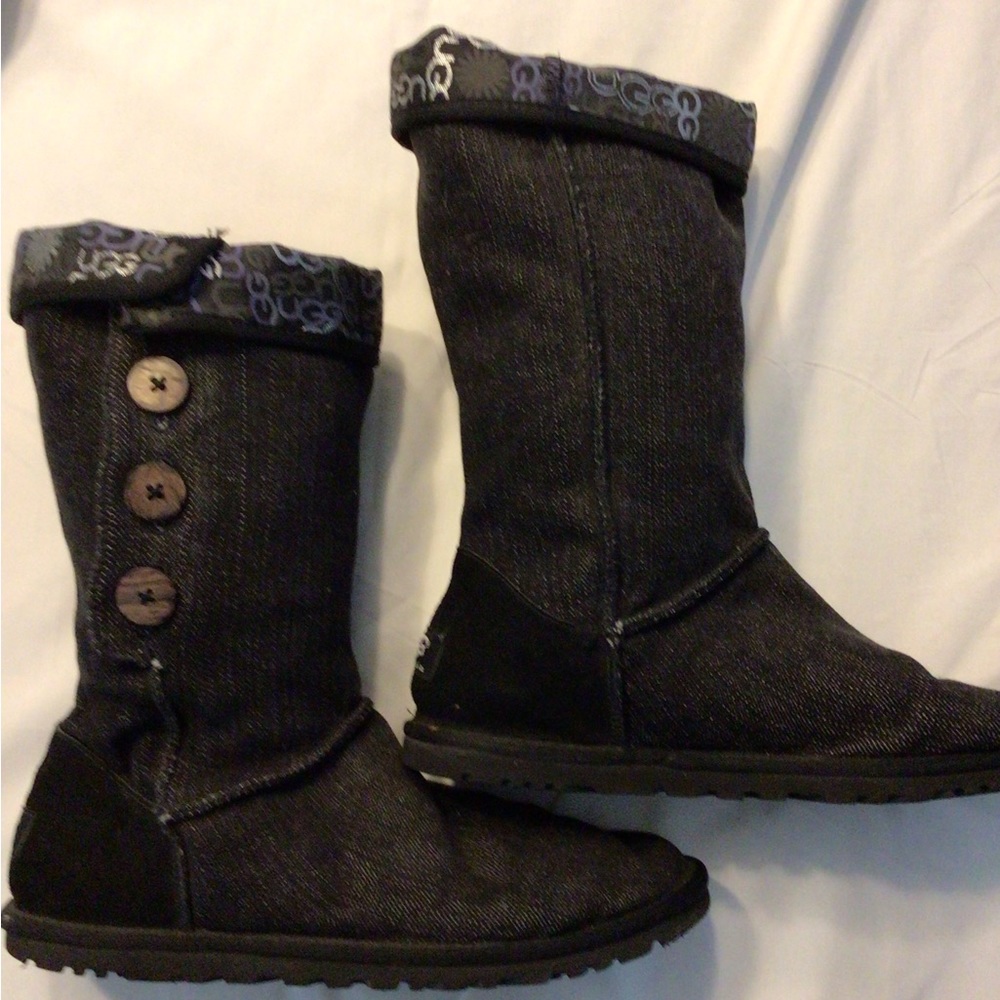 Size 6.5 Ugg jeans fabric boots.